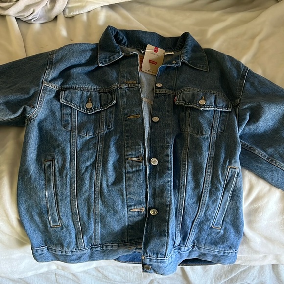 Levi’s Baggy Trucker Jean Jacket - Picture 1 of 3